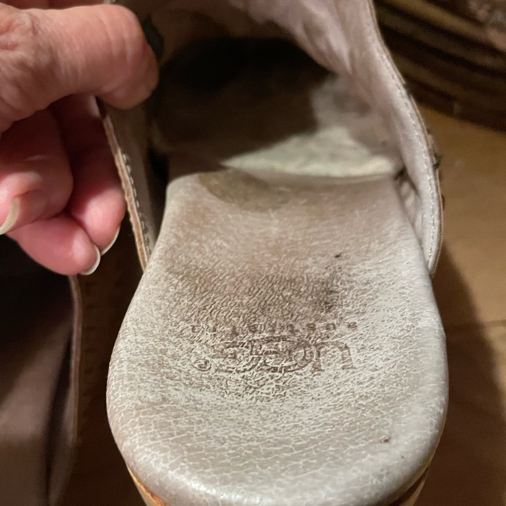 UGG Clogs - Picture 6 of 7